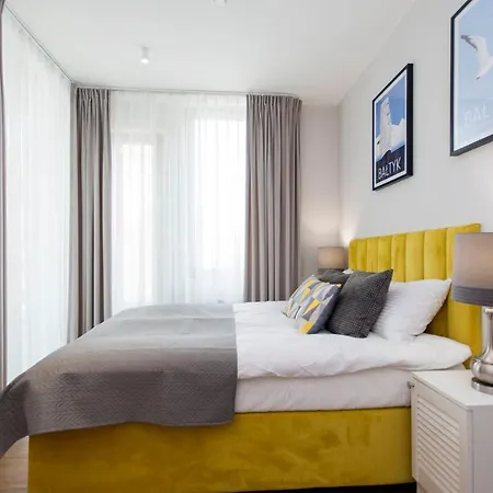 Yellow Rentyear Apartment Gdansk